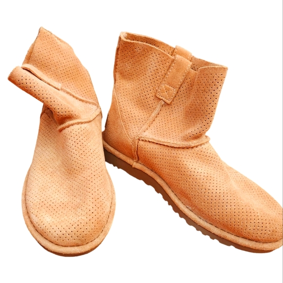 UGG Size 8 Leather Women's Tan Booties - Picture 2 of 5